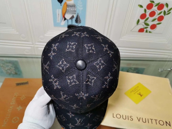 ブランド帽子側面デザイン